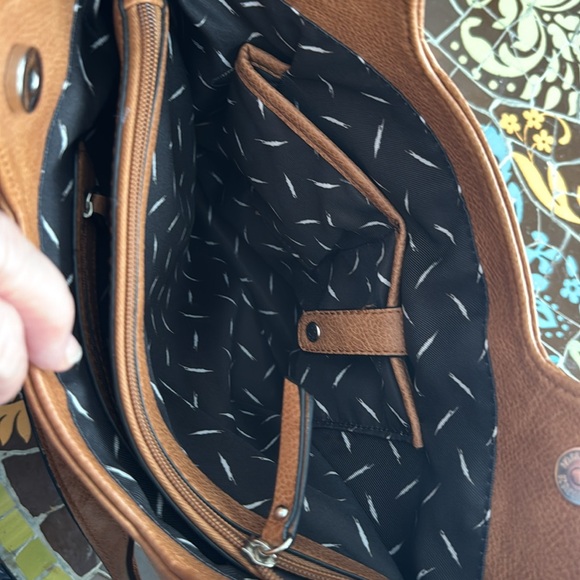 KENSIE Elegant Tan Woven Women's Bag - Picture 7 of 8